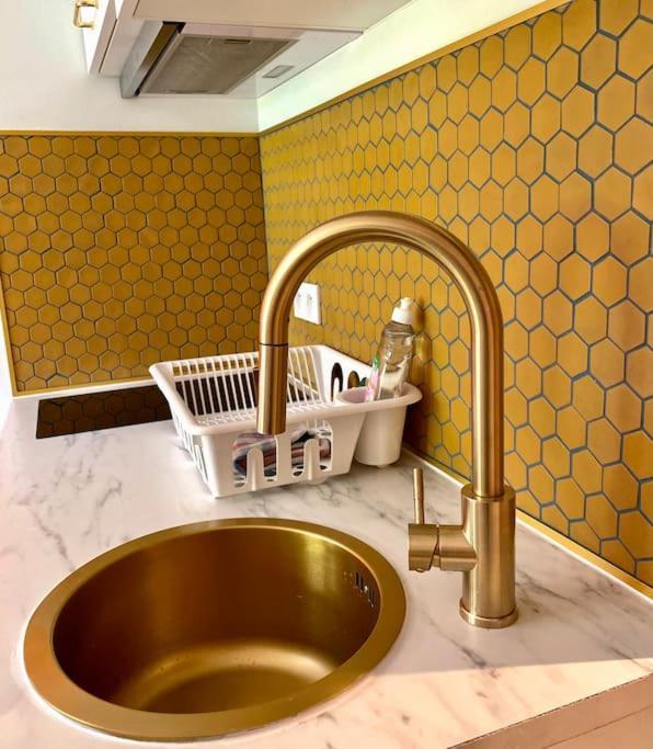 Cavaloc.fr Retrorange Apartment *