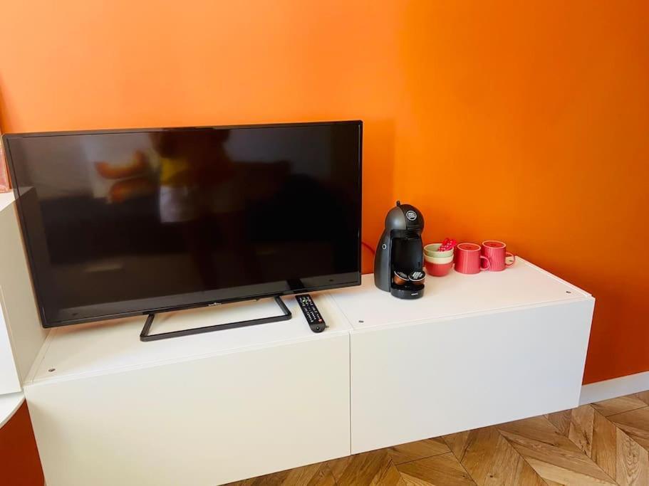 Cavaloc.fr Retrorange Apartment *